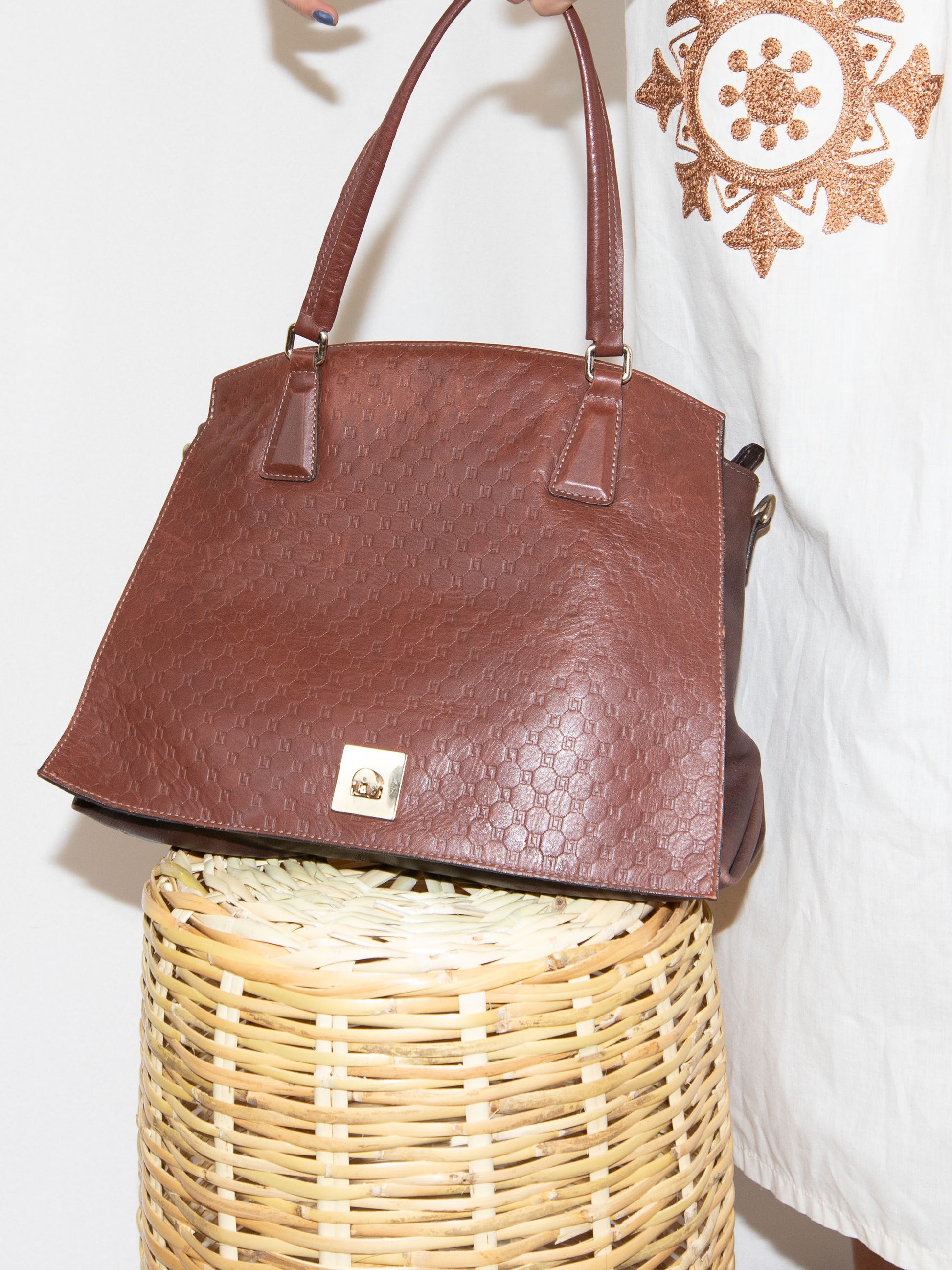 Brown Luz Dalua Shoulder Bag-One Size Good Condition / Luz Dalua / one size