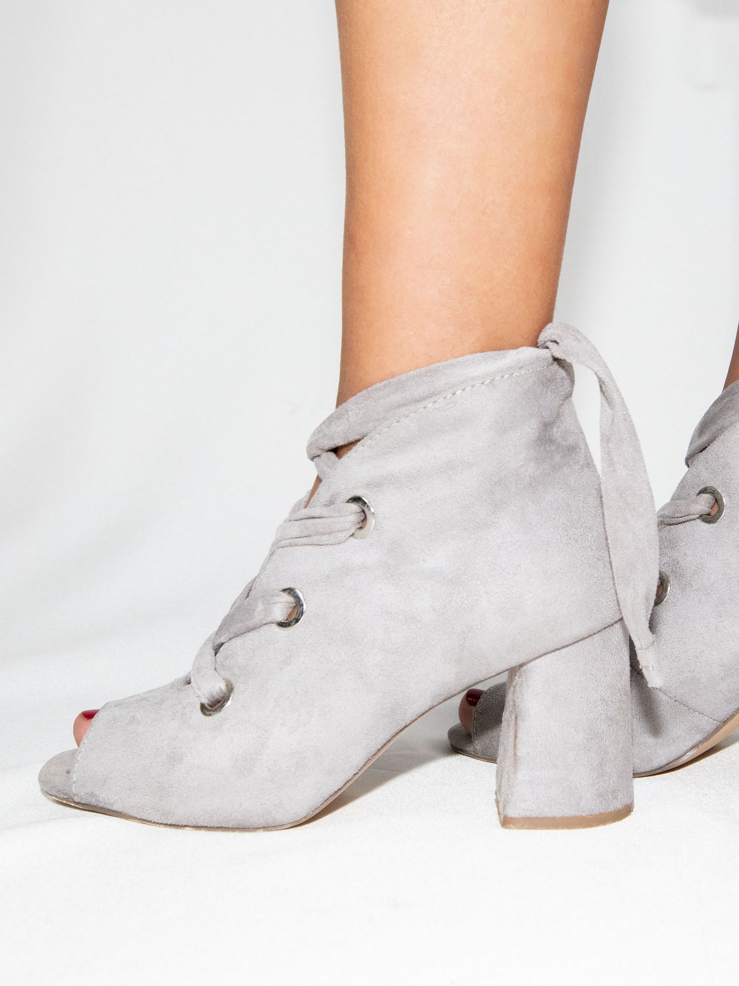 Gray Heels-36 Excellent / Gray / 36